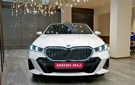 BMW 5 серия, 2024 год, 8 400 000 рублей, 2 фотография