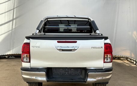 Toyota Hilux VIII, 2016 год, 2 999 000 рублей, 4 фотография