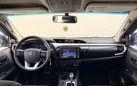 Toyota Hilux VIII, 2016 год, 2 999 000 рублей, 10 фотография
