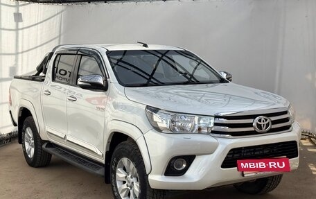 Toyota Hilux VIII, 2016 год, 2 999 000 рублей, 7 фотография