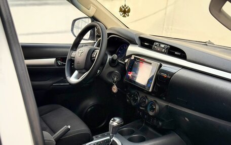 Toyota Hilux VIII, 2016 год, 2 999 000 рублей, 18 фотография