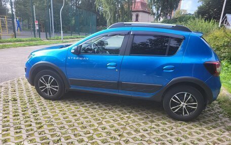 Renault Sandero II рестайлинг, 2017 год, 999 999 рублей, 1 фотография