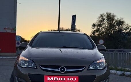 Opel Astra J, 2012 год, 550 000 рублей, 2 фотография