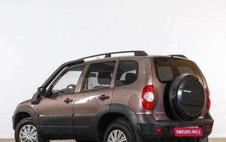 Chevrolet Niva I рестайлинг, 2017 год, 849 000 рублей, 5 фотография