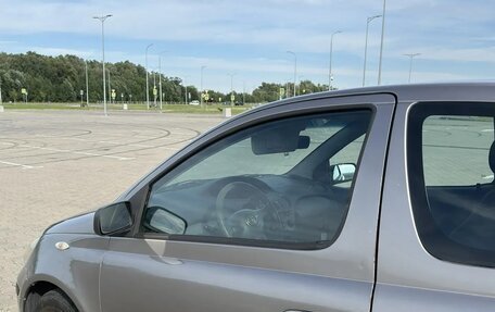 Toyota Yaris I рестайлинг, 2004 год, 350 000 рублей, 5 фотография