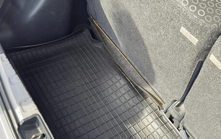Toyota Yaris I рестайлинг, 2004 год, 350 000 рублей, 20 фотография