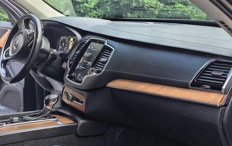 Volvo XC90 II рестайлинг, 2018 год, 2 375 000 рублей, 5 фотография