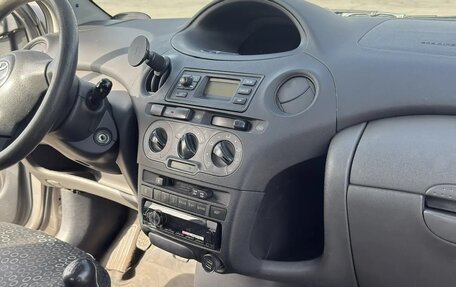 Toyota Yaris I рестайлинг, 2004 год, 350 000 рублей, 19 фотография