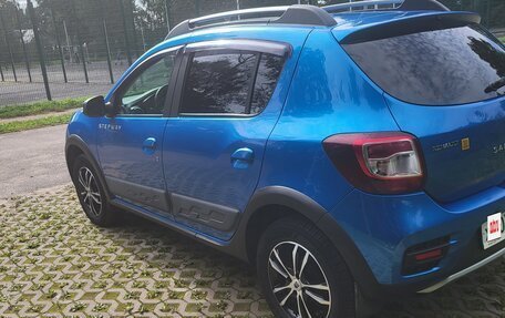 Renault Sandero II рестайлинг, 2017 год, 999 999 рублей, 2 фотография
