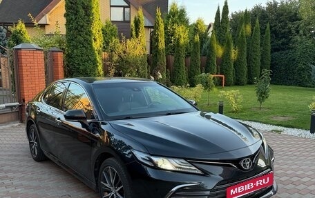 Toyota Camry, 2023 год, 3 550 000 рублей, 5 фотография