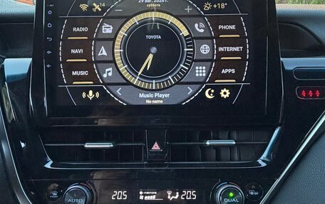 Toyota Camry, 2023 год, 3 550 000 рублей, 9 фотография