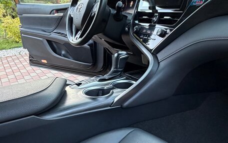 Toyota Camry, 2023 год, 3 550 000 рублей, 10 фотография