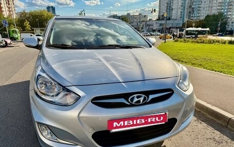 Hyundai Solaris II рестайлинг, 2011 год, 815 000 рублей, 3 фотография