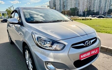 Hyundai Solaris II рестайлинг, 2011 год, 815 000 рублей, 4 фотография