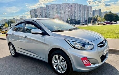 Hyundai Solaris II рестайлинг, 2011 год, 815 000 рублей, 2 фотография