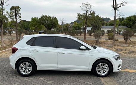 Volkswagen Polo, 2022 год, 980 000 рублей, 4 фотография
