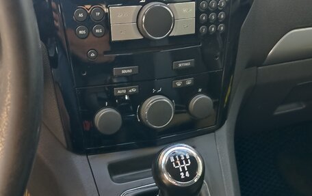 Opel Zafira B, 2010 год, 650 000 рублей, 8 фотография