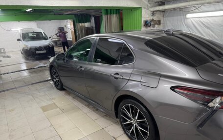 Toyota Camry, 2020 год, 2 700 000 рублей, 3 фотография