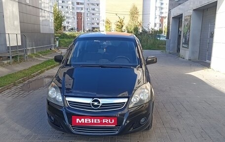 Opel Zafira B, 2010 год, 650 000 рублей, 2 фотография
