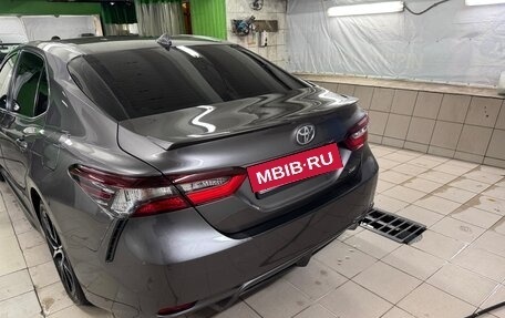 Toyota Camry, 2020 год, 2 700 000 рублей, 4 фотография