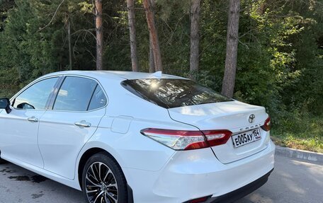 Toyota Camry, 2019 год, 3 100 000 рублей, 5 фотография