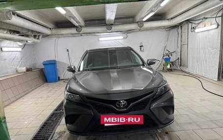Toyota Camry, 2020 год, 2 700 000 рублей, 8 фотография
