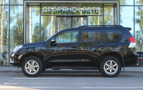 Toyota Land Cruiser Prado 150 рестайлинг 2, 2011 год, 2 995 000 рублей, 2 фотография