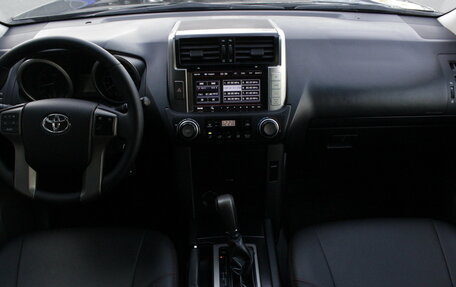 Toyota Land Cruiser Prado 150 рестайлинг 2, 2011 год, 2 995 000 рублей, 6 фотография