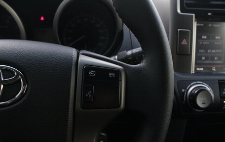 Toyota Land Cruiser Prado 150 рестайлинг 2, 2011 год, 2 995 000 рублей, 11 фотография