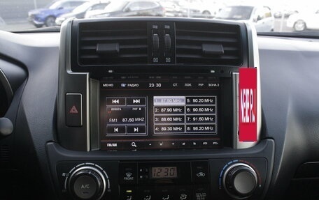 Toyota Land Cruiser Prado 150 рестайлинг 2, 2011 год, 2 995 000 рублей, 14 фотография