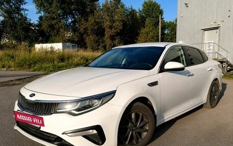 KIA Optima IV, 2020 год, 1 810 000 рублей, 2 фотография