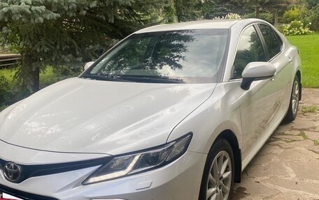 Toyota Camry, 2022 год, 3 250 000 рублей, 7 фотография