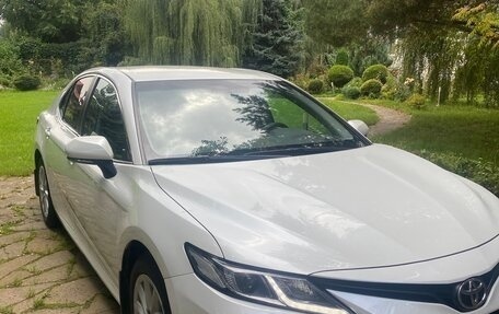 Toyota Camry, 2022 год, 3 250 000 рублей, 5 фотография