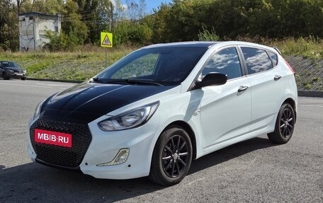 Hyundai Solaris II рестайлинг, 2011 год, 575 000 рублей, 1 фотография