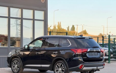 Mitsubishi Outlander III рестайлинг 3, 2018 год, 2 729 000 рублей, 9 фотография