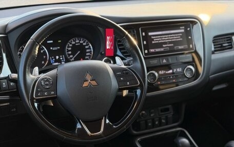 Mitsubishi Outlander III рестайлинг 3, 2018 год, 2 729 000 рублей, 14 фотография
