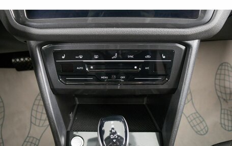 Volkswagen Tiguan II, 2021 год, 3 150 000 рублей, 19 фотография