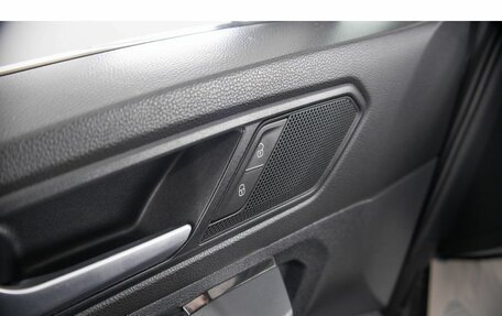Volkswagen Tiguan II, 2021 год, 3 150 000 рублей, 23 фотография