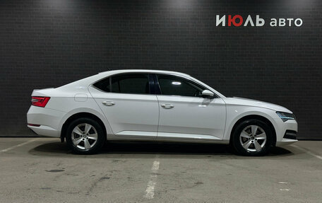 Skoda Superb III рестайлинг, 2021 год, 2 579 000 рублей, 4 фотография