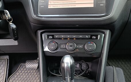 Volkswagen Tiguan II, 2018 год, 1 900 000 рублей, 21 фотография