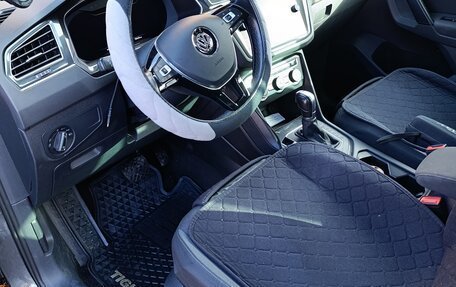 Volkswagen Tiguan II, 2018 год, 1 900 000 рублей, 11 фотография