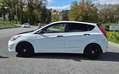 Hyundai Solaris II рестайлинг, 2011 год, 575 000 рублей, 5 фотография