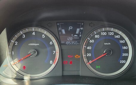 Hyundai Solaris II рестайлинг, 2011 год, 575 000 рублей, 10 фотография