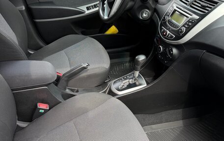 Hyundai Solaris II рестайлинг, 2013 год, 800 000 рублей, 3 фотография