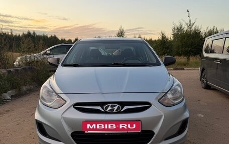 Hyundai Solaris II рестайлинг, 2011 год, 565 000 рублей, 6 фотография