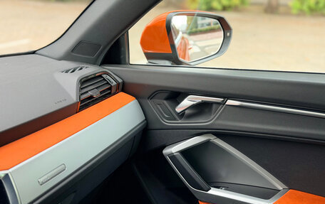 Audi Q3, 2019 год, 3 050 000 рублей, 27 фотография