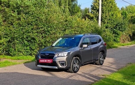 Subaru Forester, 2019 год, 2 600 000 рублей, 2 фотография