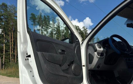 Renault Logan II, 2015 год, 320 000 рублей, 5 фотография