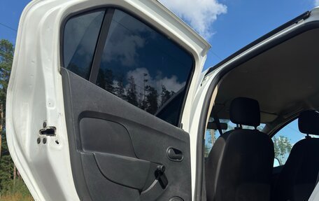 Renault Logan II, 2015 год, 320 000 рублей, 7 фотография