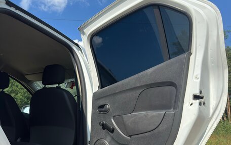 Renault Logan II, 2015 год, 320 000 рублей, 8 фотография